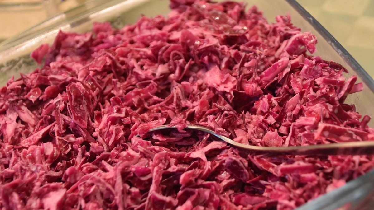 Jak przygotować sałatkę z czerwonej kapusty?