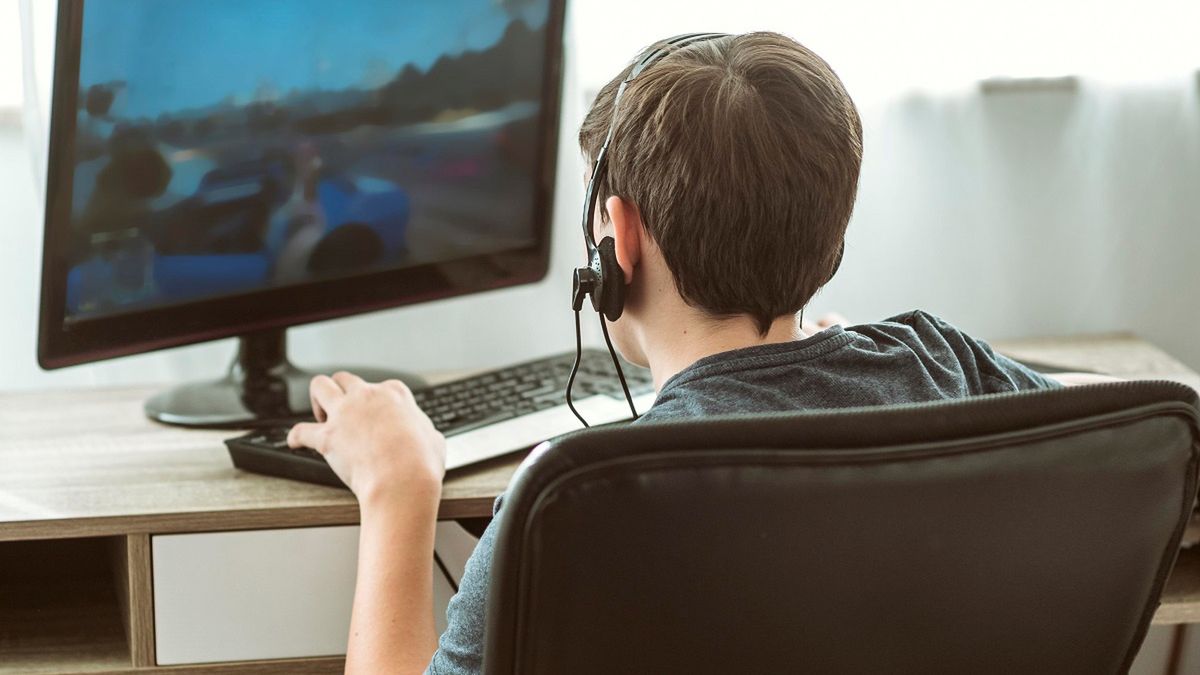 Nastolatek przez głupi żart ściągnął do domu policję.