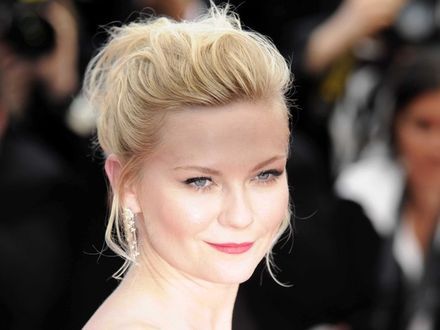 Źli chłopcy ranią Kirsten Dunst