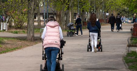 800 plus przyznane milionom dzieci. Tego terminu rodzice muszą pilnować