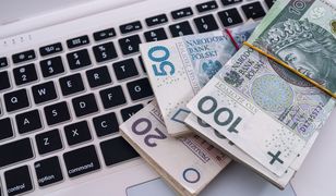 Straciła sporą kwotę przez internetowe oszustwo. Padła ofiarą podstępnej reklamy