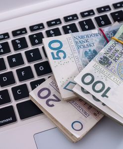 Straciła sporą kwotę przez internetowe oszustwo. Padła ofiarą podstępnej reklamy