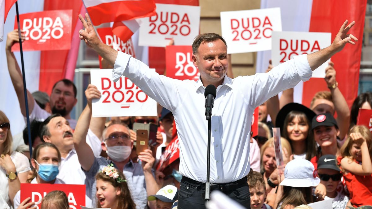 Najnowszy sondaż prezydencki wykazuje niewielką przewagę jednego z kandydatów