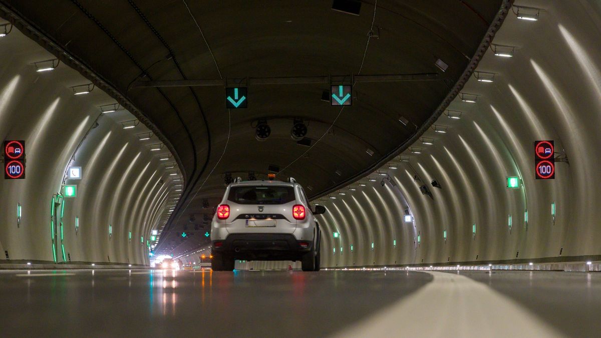 Tunel w przebiegu zakopianki