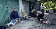 Policjanci zlikwidowali garażową wyprzedaż narkotyków w Bochni