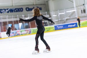 Łyżwy w środku lata? Chwiałka ponownie zaprasza na wakacyjne ślizgawki
