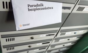 Ten poradnik trafił do każdego Polaka. Co zrobić po usłyszeniu syren?