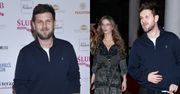 Antek Królikowski DEBIUTUJE na salonach z Izabelą podczas premiery sztuki "Ślub doskonały". Na ściance pozował jednak sam... (ZDJĘCIA)
