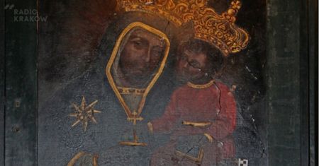 Rzucił butelką w Matkę Boską. Bezcenne dzieło w Krakowie zniszczone