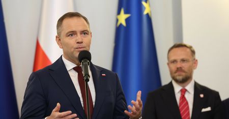 Decyzja prezydenta ws. mrożenia cen prądu kwestią godzin. Szef KPRP ujawnia