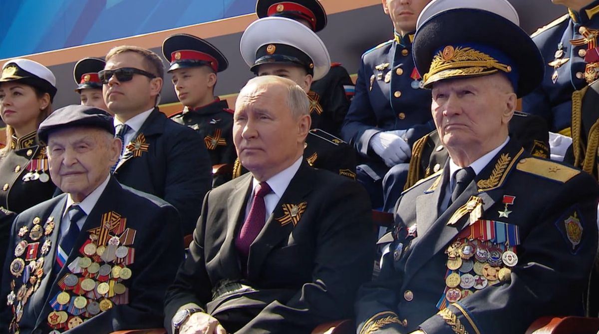 Od prawej: Jurij Dwojkin, Władimir Putin i Giennadij Zajcew