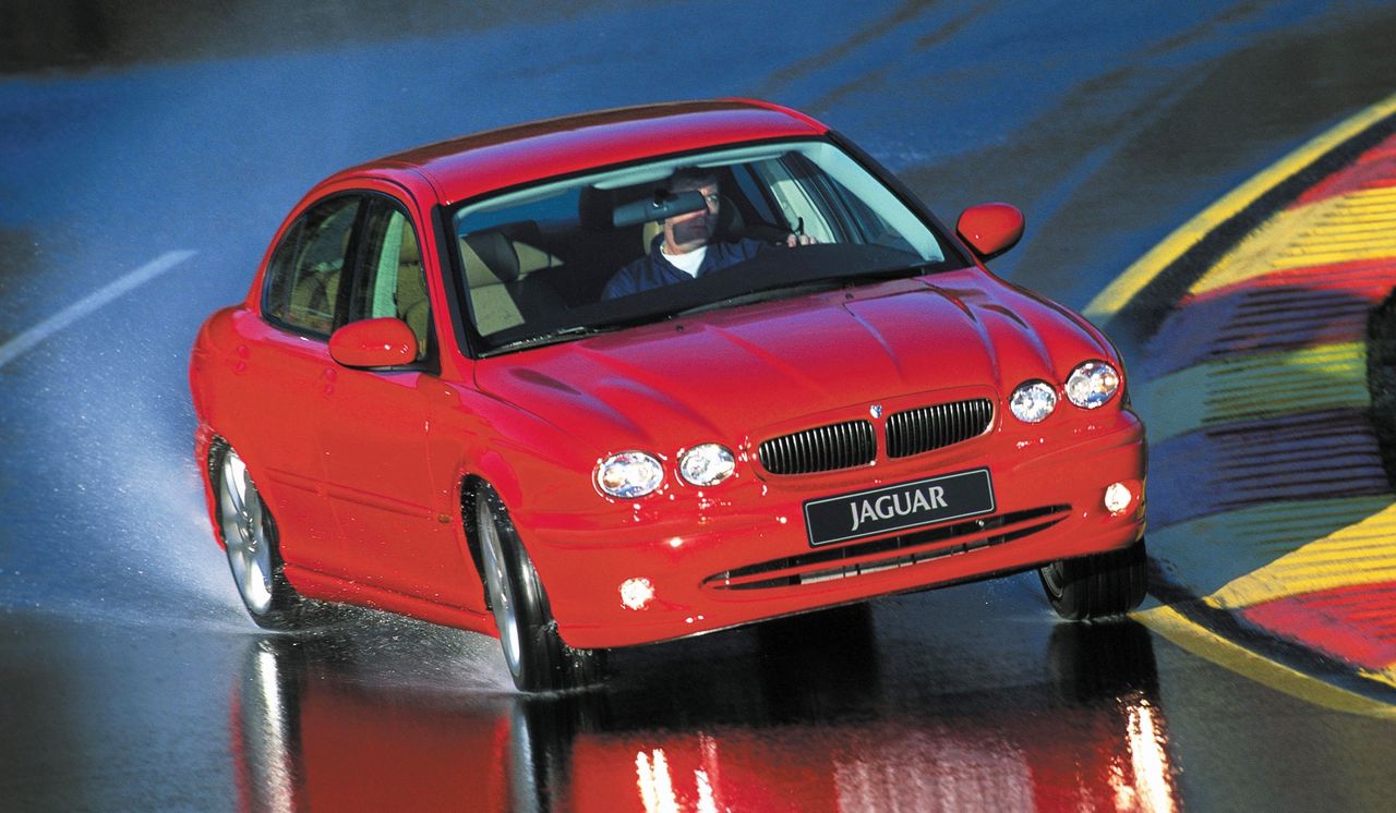 Napęd na cztery koła i świetne zawieszenie czyniły z Jaguara X-Type najlepiej jeżdżące auto w klasie.