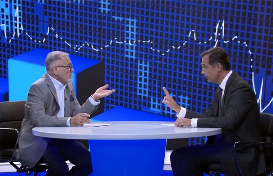 Włodzimierz Zientarski i Roman Młodkowski reklamują auta hybrydowe Toyoty dla firm (wideo)