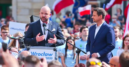 Ostatnia deska ratunku dla Sutryka? Tylko dwóch polityków może zapewnić mu drugą kadencję