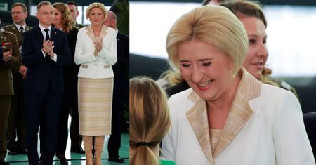 Agata Duda w beżowych KOZAKACH dzieli się opłatkiem na mundurowym spotkaniu