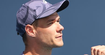 Jest jedynym polskim tenisistą w Wimbledonie. Majchrzak sprawił niespodziankę