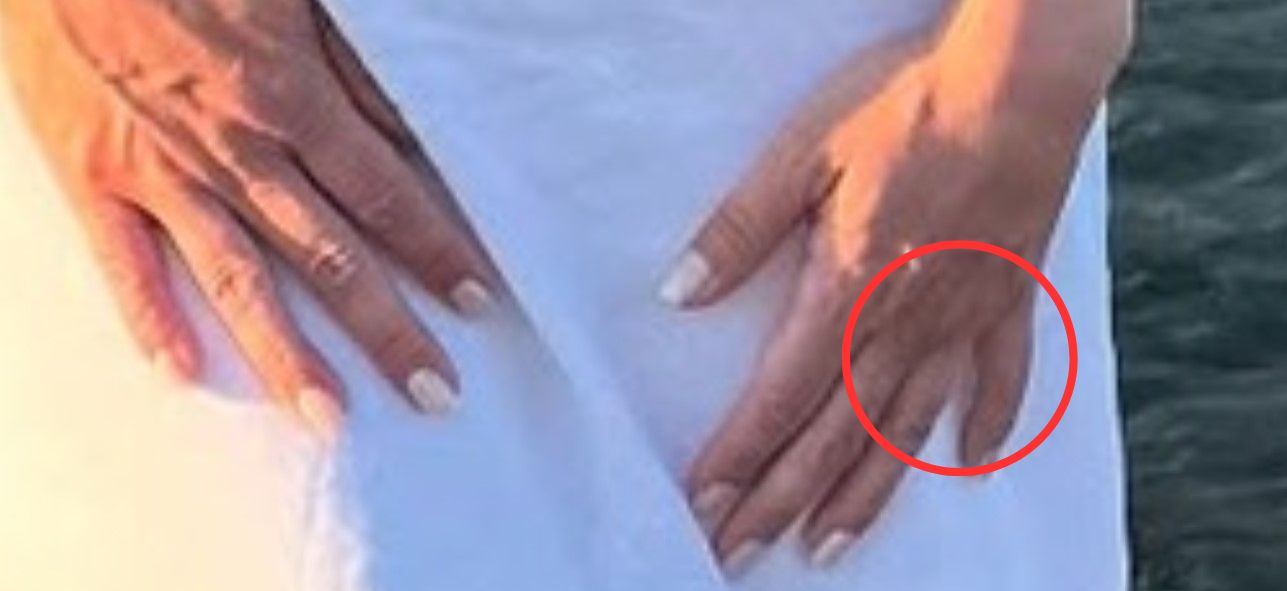 Katarzyna Cichopek wymazała obrączkę?