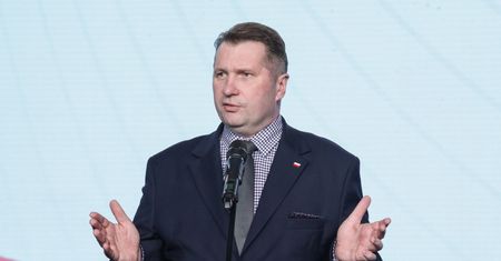 "To niewiarygodne". Czarnek zaskoczony wpisem Tuska