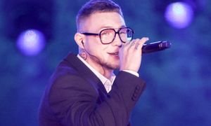 Kubańczyk ODWOŁAŁ koncert na warszawskiej Woli. "To jakie warunki zastaliśmy na miejscu jest KARYGODNE. (...) W garderobie nie było NIC"