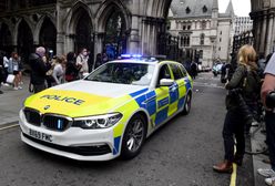 Wielka Brytania. Londyn. Policja zamknęła nielegalną imprezę. Biesiadnicy rzucali cegłami i butelkami