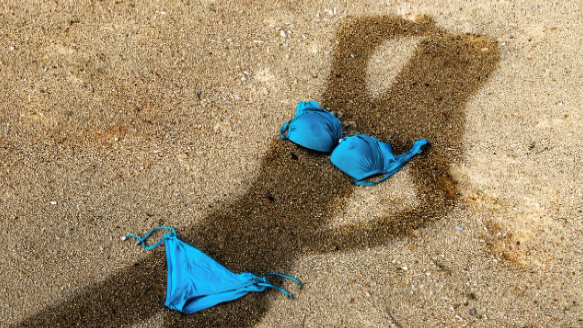 Jak się zachować na plaży dla naturystów?