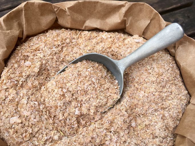 Otręby owsiane to świetny dodatek do jogutów