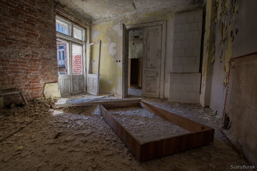 Warszawski urbex: Co znajduje się wewnątrz kamienicy przy Żelaznej 43? 24