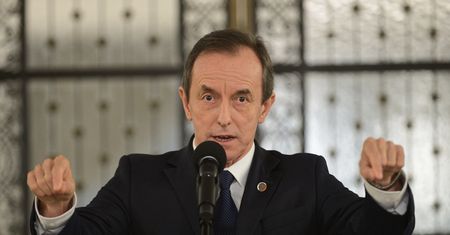 Odmrażanie gospodarki w Polsce. Tomasz Grodzki ostro krytykuje działania rządu. Zwraca się do Łukasza Szumowskiego
