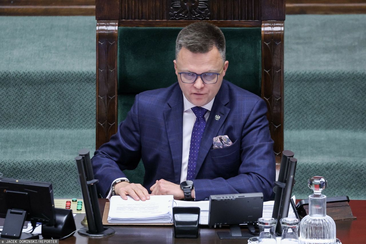 Hołownia się tłumaczy. Wyjaśnia o co chodziło z "zamachem stanu"