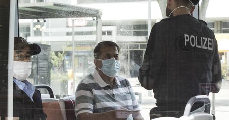 Niemcy walczą z plagą nielegalnych certyfikatów covidowych
