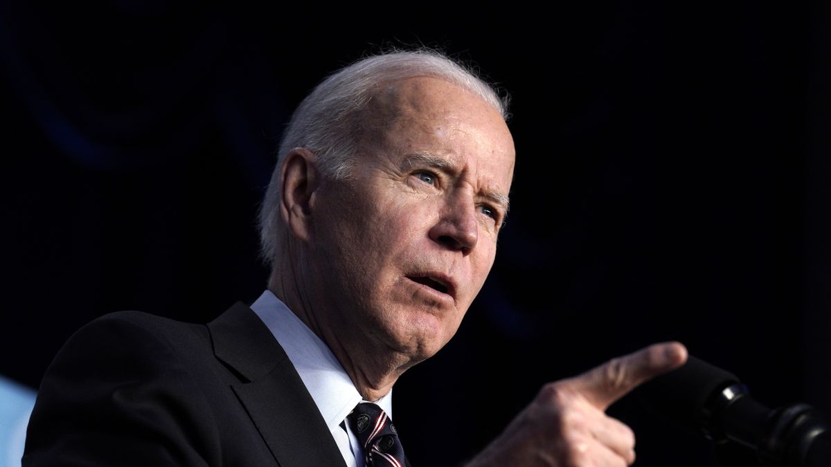  epa09816396 US President Joe Biden delivers remarks to Democratic National Committee members (DNC) at their Winter Meeting in Washington, DC, USA, 10 March 2022.  EPA/Yuri Gripas / POOL Dostawca: PAP/EPA.