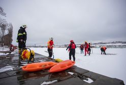 Płock. Wisła stabilizuje się i powoli opada. Pracowały lodołamacze