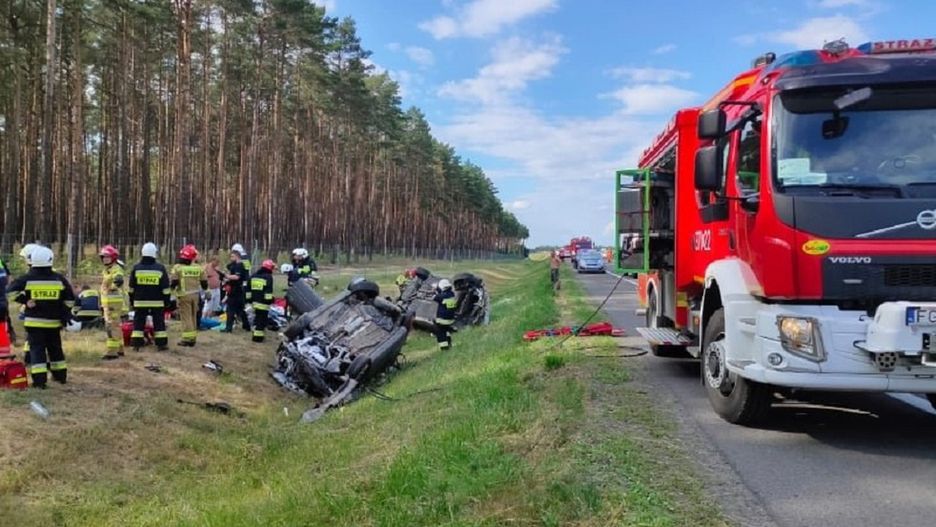 Międzyrzecz. S3 stoi, w akcji dwa śmigłowce LPR 