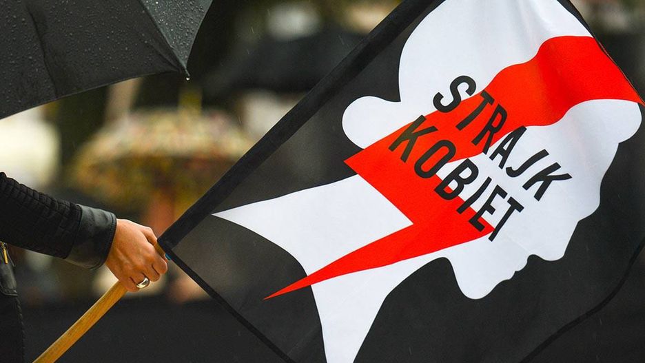 W sprawie flagi Strajku Kobiet śledczy prowadzą postępowanie ponad 4 miesiące