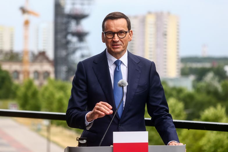 "Pokażę wam porażający wykres". Mateusz Morawiecki uderza w PO i chwali się reprywatyzacją