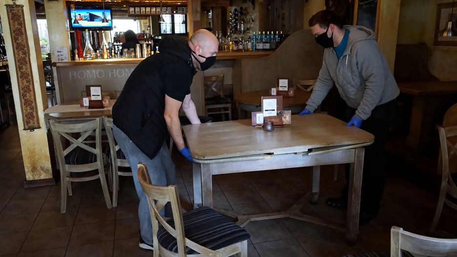 Od 18 maja limit klientów w restauracji wyniesie 1 os. na 4 m kw.