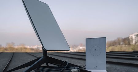 Starlink to nie tylko satelity. Bez stacji naziemnych internet nie zadziała
