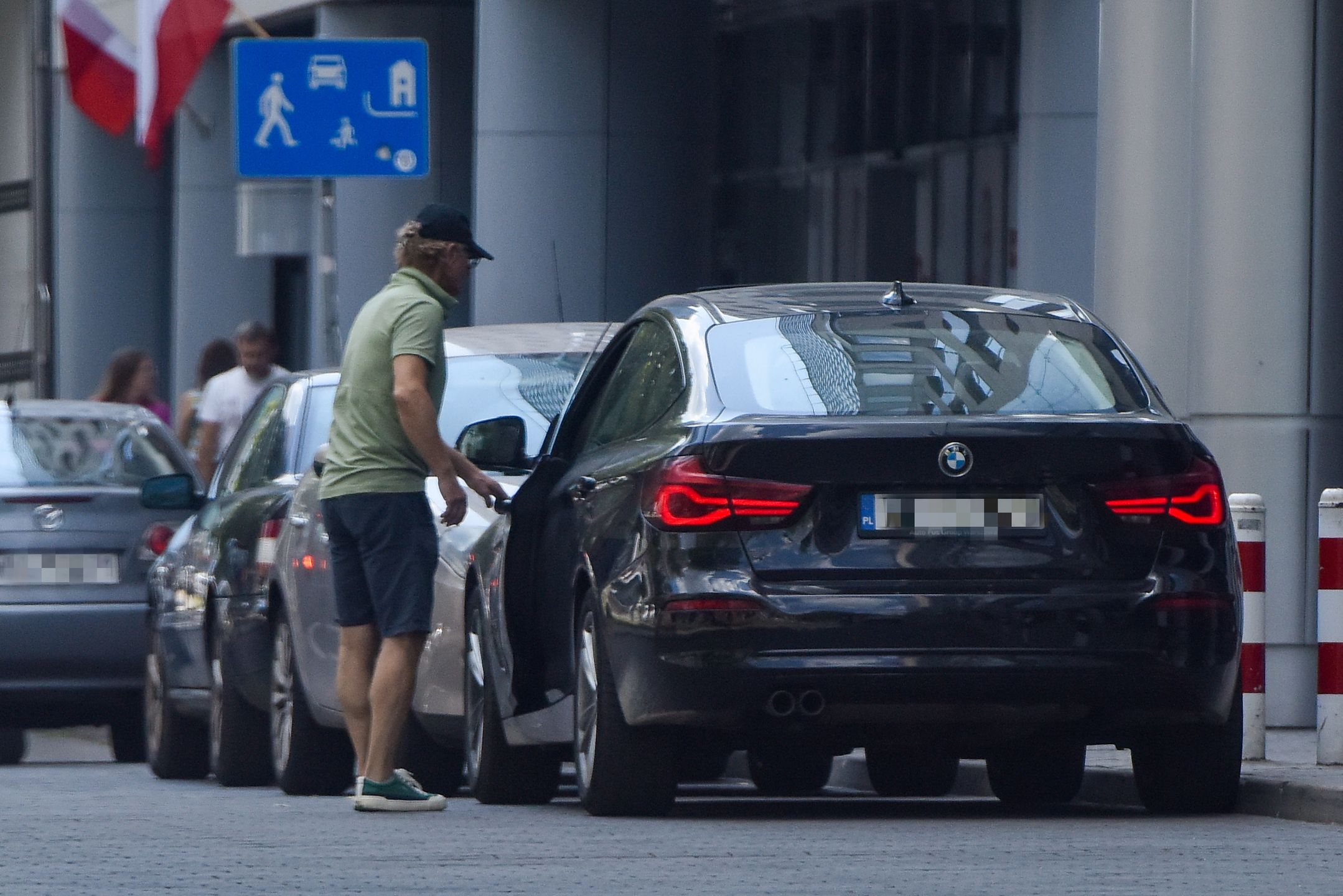 Andrzej Chyra zaparkował BMW na zakazie