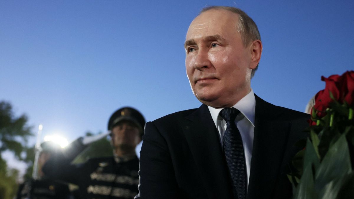 Temporary
In this pool photograph distributed by the Russian state agency Sputnik, Russia's President Vladimir Putin is pictured upon his arrival at the airport in Tashkent on May 26, 2024. (Photo by Mikhail METZEL / POOL / AFP) / ** Editor's note : this image is distributed by Russian state owned agency Sputnik **
MIKHAIL METZEL