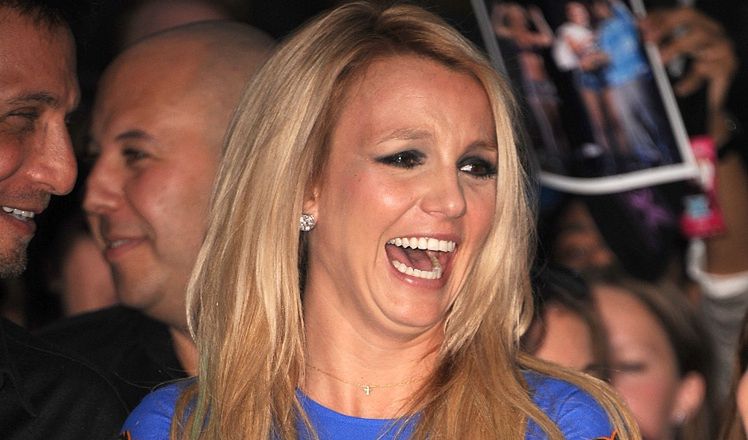 Britney Spears pozuje nago z psem