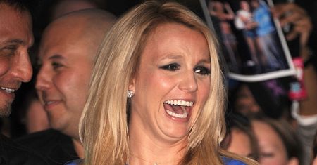 Nagusieńka Britney Spears tuli czworonoga i stwierdza: "LUDZIE SĄ GŁUPI" (ZDJĘCIA)