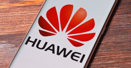 Ile Huawei straci przez Trumpa? Sprzedaż smartfonów spadnie co najmniej o 20 procent