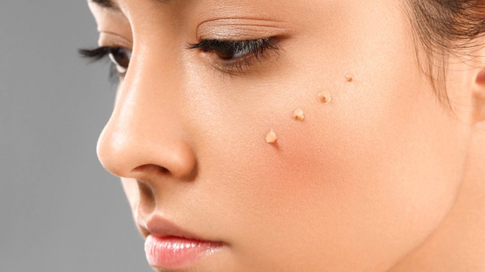 Fluid dobrej jakości dopasuje się do kolorytu naszej skóry