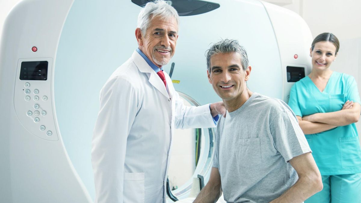 Tomografia komputerowa jest wykonywana na zlecenie lekarza.