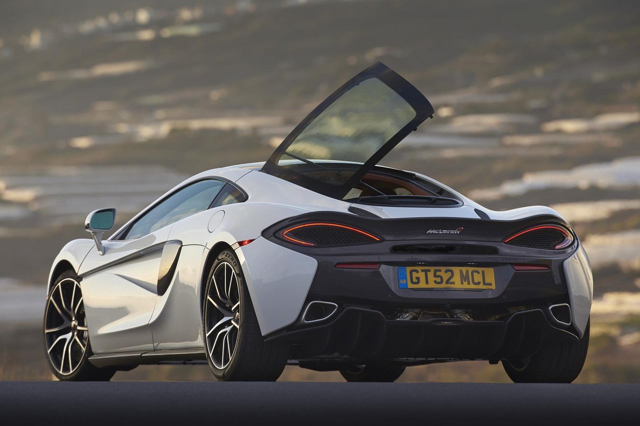 McLaren 570GT (2017) - turystyczna odmiana w pełnej okazałości