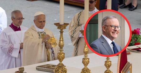 Premier Australii spotkał się z nowym papieżem. Miał ze sobą zaskakujący akcent