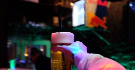 Koronawirus. Czechy odmrażają państwo. Zaczynają działać ogródki piwne, maski nie będą obowiązkowe