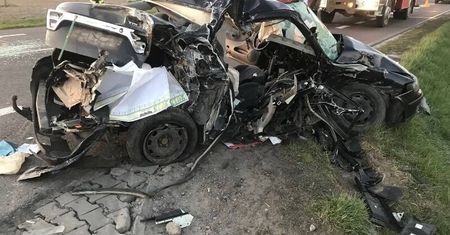 Śmiertelny wypadek na drodze krajowej nr 19. Nie żyje pasażer seata [ZDJĘCIA]