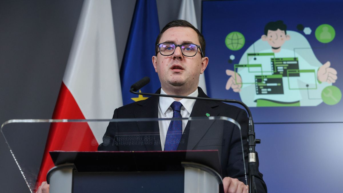 Minister energii Miłosz Motyka