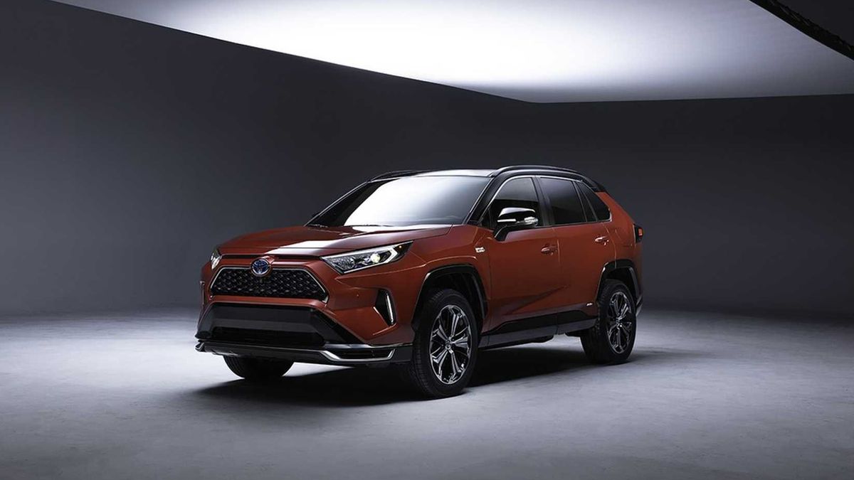 RAV4 Plug-in będzie wyglądać nieco inaczej niż zwykła hybryda.